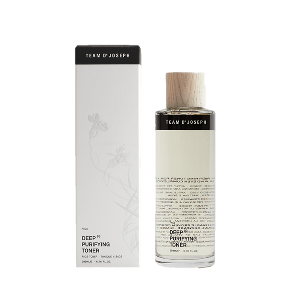 Reinigender Gesichtstoner in eleganter Verpackung